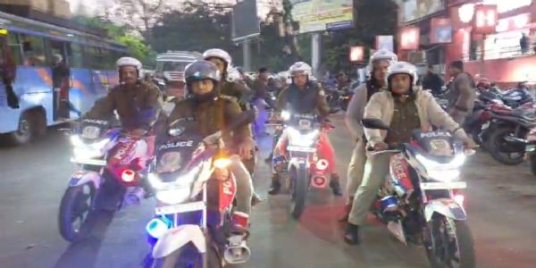 सिटी हॉक्स ने फ्लैग मार्च कर दिया अपराधियों को सख्‍त संदेश