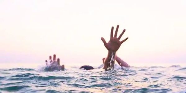 शास्त्री पुल से गंगा में कूदा युवक, घंटों तलाश के बाद भी नहीं मिला सुराग