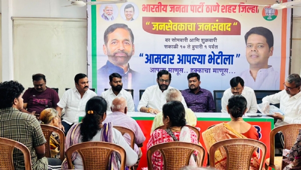 Public dialogue became popular with crowd Public dialogue became popular with crowd