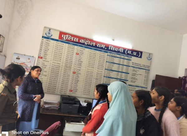 Seoni: Srijan Abhiyan police becomes guide in Seoni Seoni: Srijan Abhiyan police becomes guide in Seoni