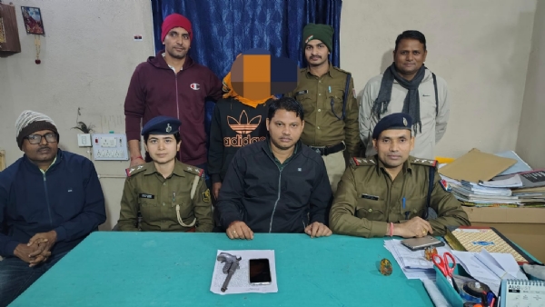 जानकारी देते रेल पुलिस जानकारी देते रेल पुलिस