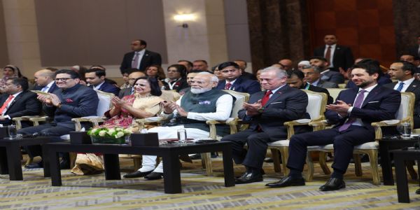 बिजनेस मीट में शामिल प्रधानमंत्री और जॉर्डन नेतृत्व बिजनेस मीट में शामिल प्रधानमंत्री और जॉर्डन नेतृत्व