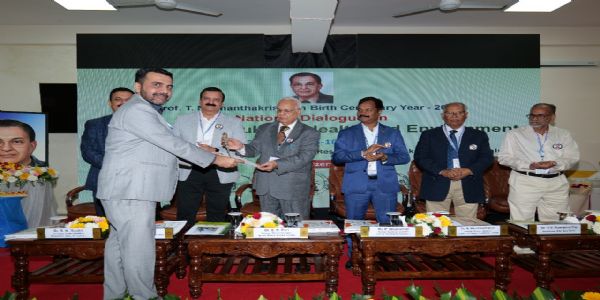 जेडएसआई, कोलकाता के वैज्ञानिक डॉ. नवनीत सिंह को प्रो. टी.एन. अनंतकृष्णन पुरस्कार से सम्मानित किया गया। जेडएसआई, कोलकाता के वैज्ञानिक डॉ. नवनीत सिंह को प्रो. टी.एन. अनंतकृष्णन पुरस्कार से सम्मानित किया गया।