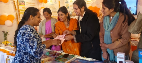 राज्य स्तरीय प्रदर्शनी में महिला एवं बाल विकास विभाग की योजनाओं के प्रति दिख रहा उत्साह राज्य स्तरीय प्रदर्शनी में महिला एवं बाल विकास विभाग की योजनाओं के प्रति दिख रहा उत्साह