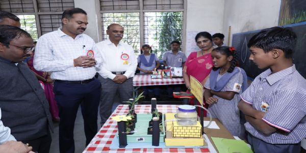 टीएमसी विज्ञान प्रदर्शनी में विद्यार्थियों ने नए प्रोजेक्ट्स पेश किए