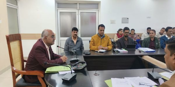 बच्चों के मानसिक संतुलन पर फोकस, सोशियो-इमोशनल लर्निंग रूम भी बनवाएं : जिलाधिकारी