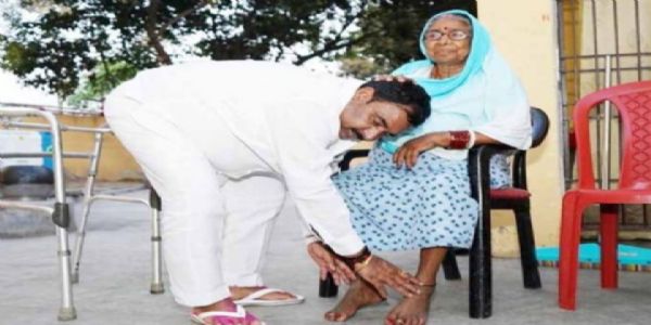 झारखंड के श्रम मंत्री संजय यादव की माता का निधन