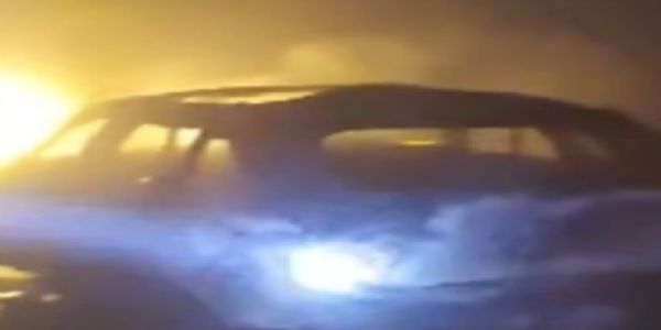 मथुरा में यमुना एक्सप्रेस-वे पर हादसा, सात बसों और तीन कारों में लगी आग, छह यात्रियों की मौत और 25 झुलसे