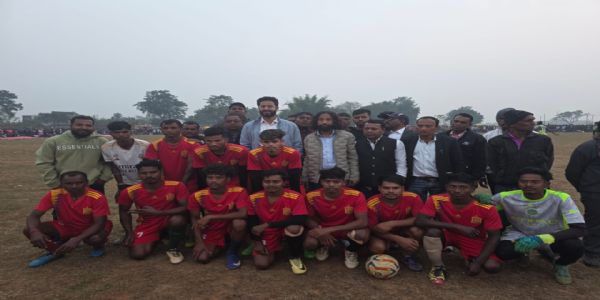 फुटबॉल प्रतियोगिता में बुंडू टाइगर टीम ने जीता खिताब