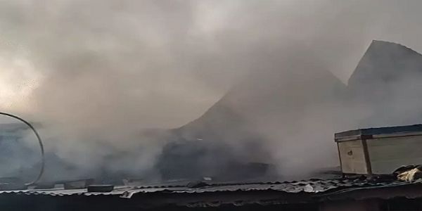 मप्र के खंडवा में तीन मकानों में लगी भीषण आग, एक किसान जिंदा जला