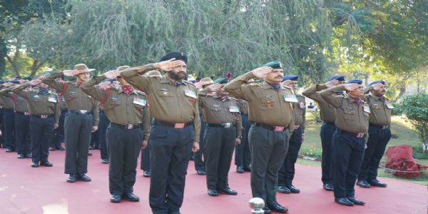 विजय दिवस पर बलिदानी सैनिकों को श्रद्धांजलि अर्पित की