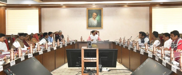 मुख्यमंत्री डॉ. मोहन यादव ने मंत्रि परिषद की बैठक को किया संबोधित मुख्यमंत्री डॉ. मोहन यादव ने मंत्रि परिषद की बैठक को किया संबोधित