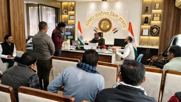 वाले सहकारी संस्था प्रभारी को किया निलंबित वाले सहकारी संस्था प्रभारी को किया निलंबित