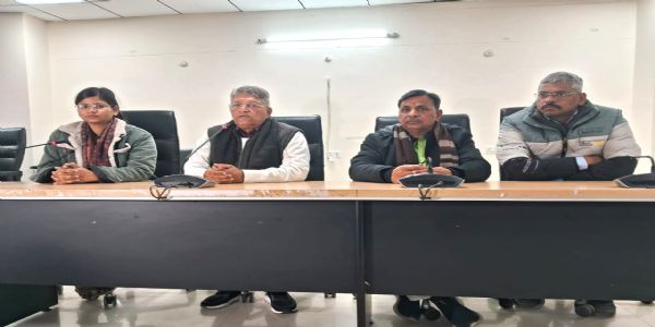 सर्किट हाउस में आयोजित प्रेस वार्ता में अयोध्या विधायक वेद प्रकाश गुप्ता