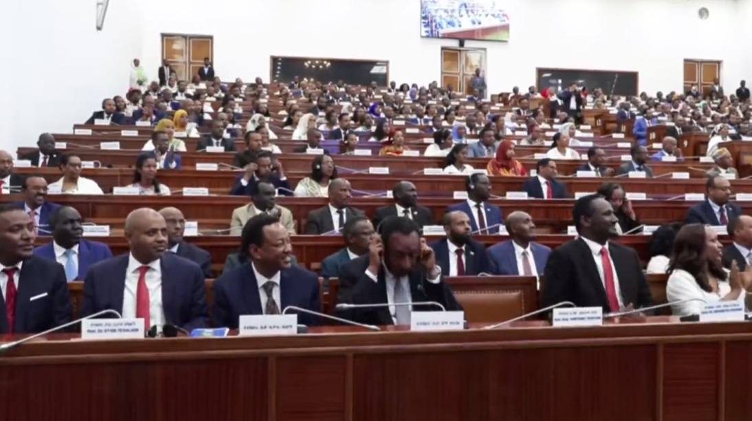 इथियोपिया की संसद के संयुक्त सत्र में भारत के प्रधानमंत्री नरेन्द्र मोदी को सुनते सदस्य। फोटो - प्रधानमंत्री नरेन्द्र मोदी का एक्स हैंडल इथियोपिया की संसद के संयुक्त सत्र में भारत के प्रधानमंत्री नरेन्द्र मोदी को सुनते सदस्य। फोटो - प्रधानमंत्री नरेन्द्र मोदी का एक्स हैंडल