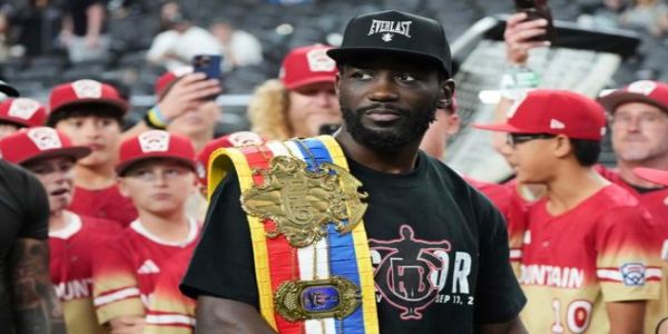 अपराजित विश्व सुपर मिडिलवेट चैंपियन टेरेंस क्रॉफर्ड