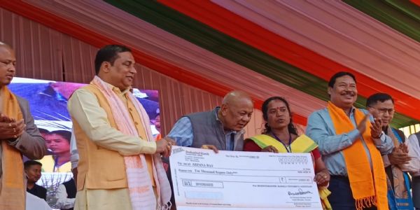 दोतमा में मंत्री जयंत मल्ल बरुवा ने वितरित की महिला उद्यमिता चेक