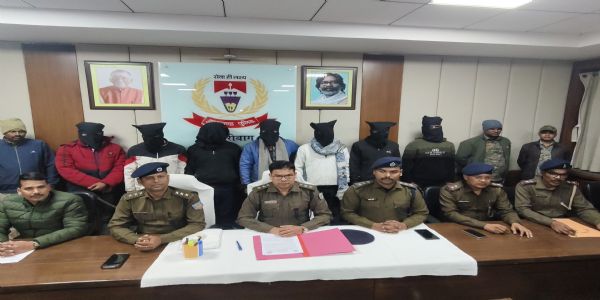 पाण्डेय गिरोह के सात अपराधी गिरफ्तार