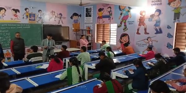 उपायुक्त ने किया प्री बोर्ड परीक्षा को लेकर विभिन्न विद्यालयों का भ्रमण