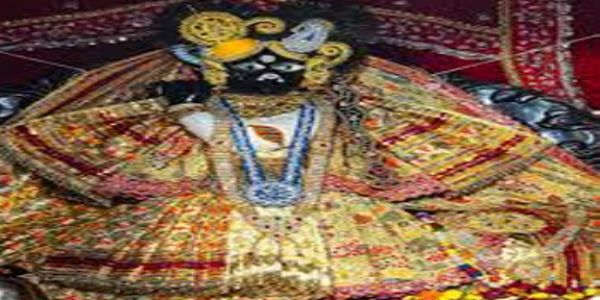 बांकेबिहारी महाराज को अर्पित नहीं हुआ श्रद्धालुओं का भोग-प्रसाद और माला, भावना हुई आहत