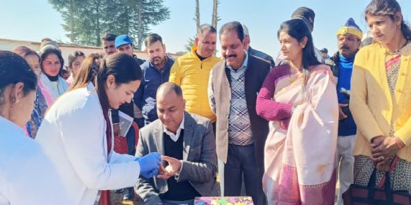 बहुउद्देशीय शिविर में एक ही स्थान पर मिलीं 23 विभागों की सेवाएं