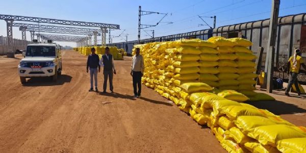 सिवनीः किसानों को राहत, रैक प्वाइंट पर पहुँची 2395 मीट्रिक टन यूरिया, जल्द होगा वितरण