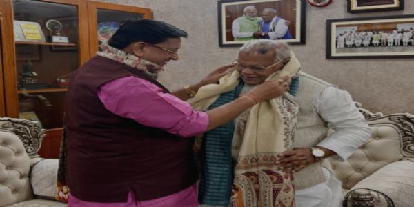 केंद्रीय सूक्ष्म लघु और मध्यम उद्यम मंत्री से मिले विधायक, सौंपा ज्ञापन