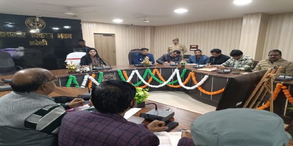 सरकारी कर्मचारियों को रूफटॉप सोलर लगाने के निर्देश