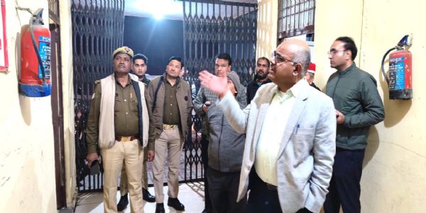 रैन बसेरों की व्यवस्था में लापरवाही पर होगी कड़ी कार्रवाई : जिलाधिकारी