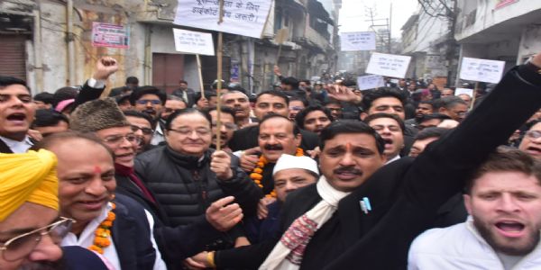 हाईकोर्ट बेंच की मांग को लेकर मुरादाबाद में बंद सफल