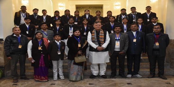 कानपुर के विद्यार्थियों ने उप्र विधान सभा का किया भ्रमण