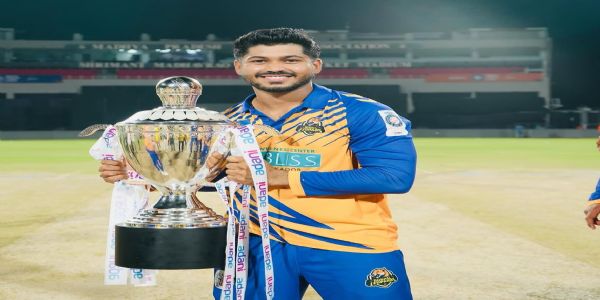 मुरादाबाद के क्रिकेटर शिवांग कुमार को आईपीएल के लिए सनराइज हैदराबाद ने 30 लाख रुपये में खरीदा