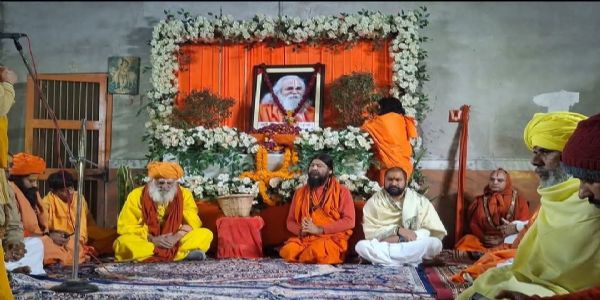 हिन्दु धाम में डॉक्टर रामविलास दास वेदांती को दी गई श्रद्धांजलि, आयोजित हुई श्रद्धांजलि सभा