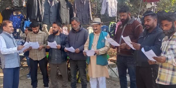 बलबीर ने रेहड़ी-पटरी वालों को आत्मनिर्भर भारत की शपथ दिलाई