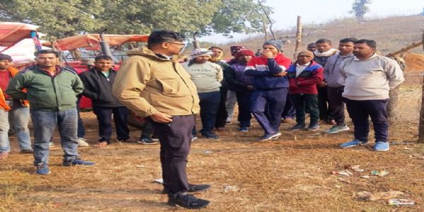 बलरामपुर : अवैध धान परिवहन पर प्रशासन का सख्त पहरा, कलेक्टर ने रात-बिहान खुद संभाली मोर्चा