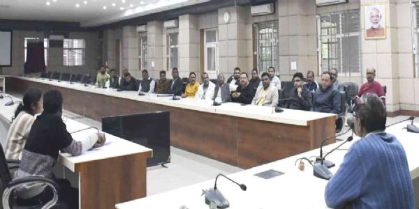 बलरामपुर : धान उठाव में तेजी लाने मिलर्स को सख्त निर्देश, कस्टम मिलिंग व्यवस्था की हुई समीक्षा