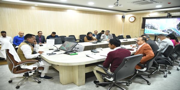 स्वास्थ्य विभाग की समीक्षा बैठक, मंत्री अशोक सिंघल ने दिए अहम निर्देश