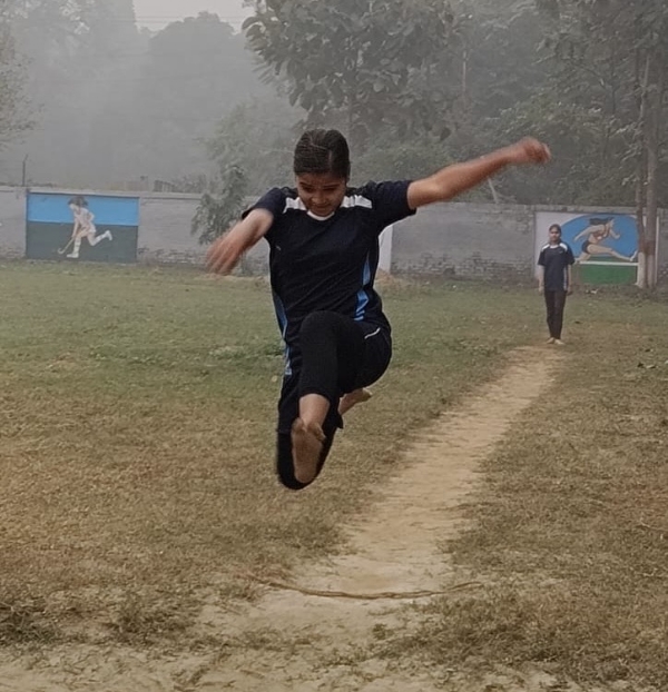 रेलवे स्पोर्ट्स स्टेडियम, इज्जतनगर में आयोजित जिला स्तरीय खेलकूद प्रतियोगिता में विजेता खिलाड़ियों को पुरस्कार प्रदान करतीं जिला पंचायत अध्यक्ष रश्मि पटेल, साथ में आयोजन समिति के पदाधिकारी। रेलवे स्पोर्ट्स स्टेडियम, इज्जतनगर में आयोजित जिला स्तरीय खेलकूद प्रतियोगिता में विजेता खिलाड़ियों को पुरस्कार प्रदान करतीं जिला पंचायत अध्यक्ष रश्मि पटेल, साथ में आयोजन समिति के पदाधिकारी।