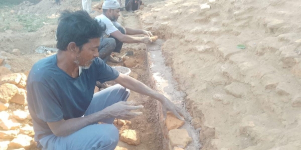 अररिया फोटो:कर्मचारी संरक्षण में जुट अररिया फोटो:कर्मचारी संरक्षण में जुट