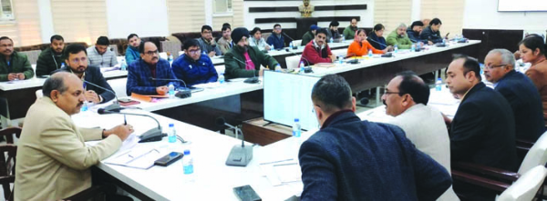 बैठक लेते सीडीओ बैठक लेते सीडीओ