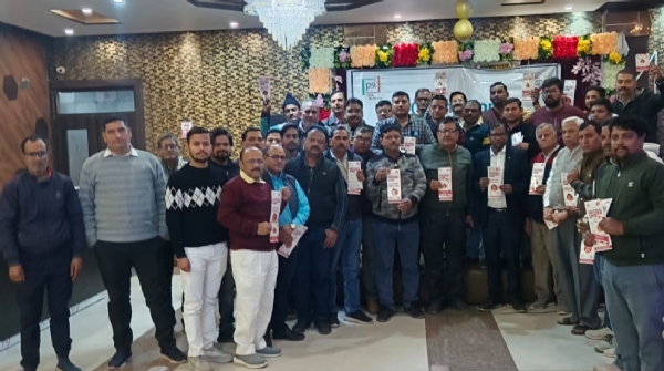 नगर के इमरती रोड स्थित सभागार में जनपद के केमिस्ट