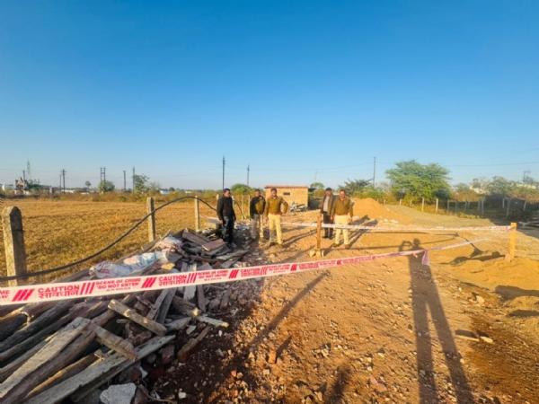 Seoni: Body of a youth found in a house under construction on Mungwani Road, police register a case Seoni: Body of a youth found in a house under construction on Mungwani Road, police register a case