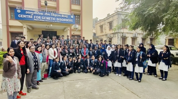 कार्यशाला में आए स्कूली बच्चे कार्यशाला में आए स्कूली बच्चे