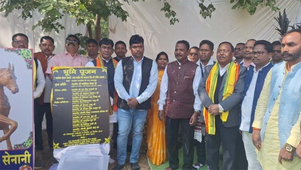 शहीद वीर नारायण सिंह की प्रतिमा स्थापित किए जाने हेतु भूमिपूजन शहीद वीर नारायण सिंह की प्रतिमा स्थापित किए जाने हेतु भूमिपूजन