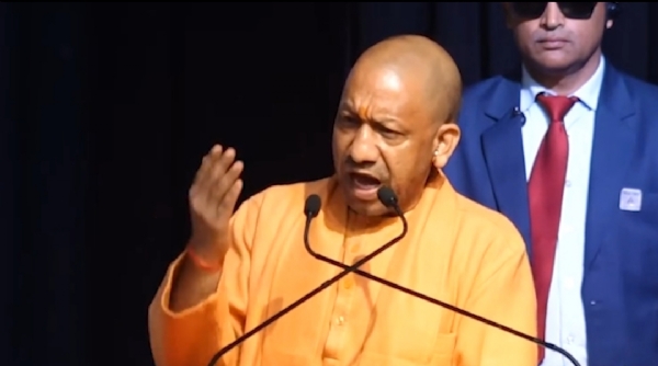 कार्यक्रम को सम्बोधित करते हुए मुख्यमंत्री योगी कार्यक्रम को सम्बोधित करते हुए मुख्यमंत्री योगी