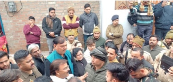 मीटिंग करते कांग्रेस नेता मीटिंग करते कांग्रेस नेता