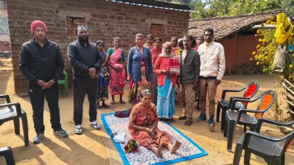 61 वर्षों बाद परिवार से मिलीं सीसीलिया गुड़िया, विधायक की पहल पर भावुक पुनर्मिलन 61 वर्षों बाद परिवार से मिलीं सीसीलिया गुड़िया, विधायक की पहल पर भावुक पुनर्मिलन