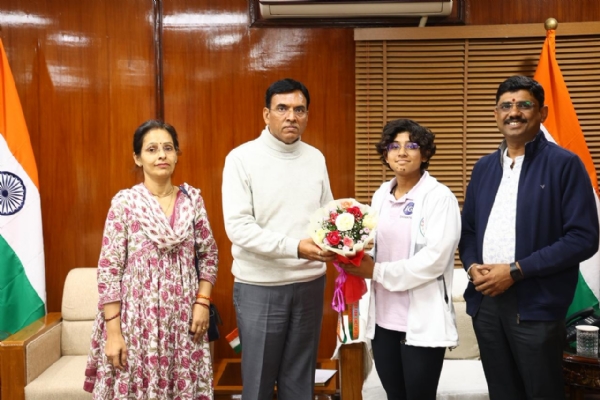 दक्षिणा जोशी ने रचा इतिहास: राष्ट्रीय स्कूली प्रतियोगिता में दो स्वर्ण पदक दक्षिणा जोशी ने रचा इतिहास: राष्ट्रीय स्कूली प्रतियोगिता में दो स्वर्ण पदक