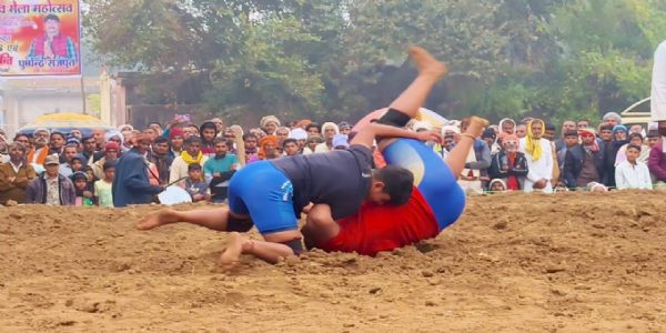 दिल्ली की अंजू ने दंगल में हरियाणा की कोमल को पछाड़ा