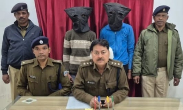 साइबर अपराधियों की जानकारी देते डीएसपी साइबर अपराधियों की जानकारी देते डीएसपी